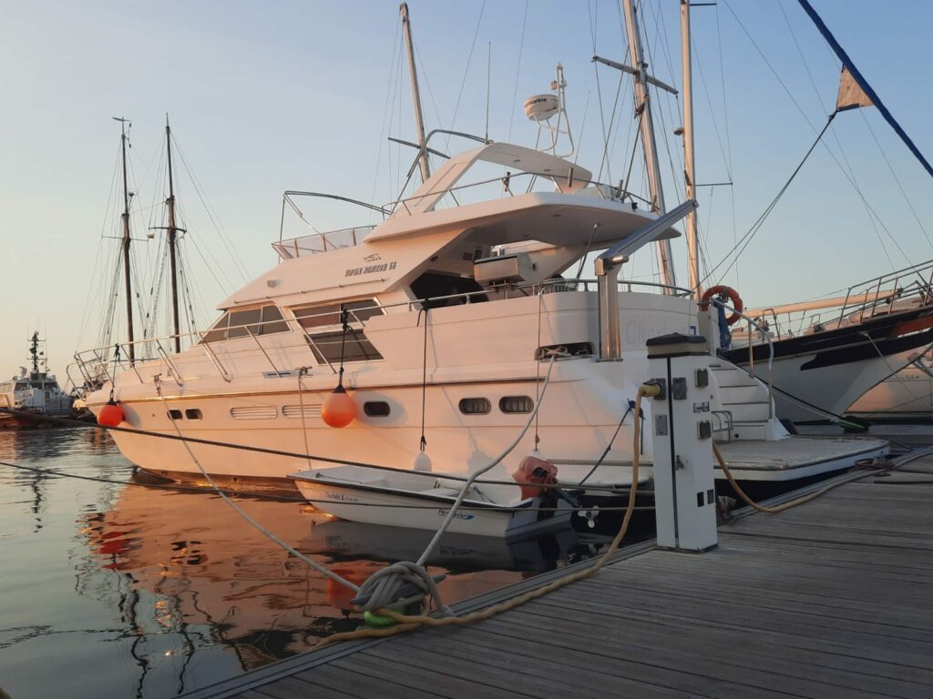 luxury yacht in santa marta colombia