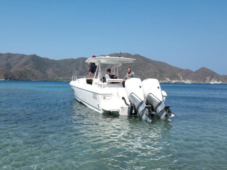 santa marta rental boats